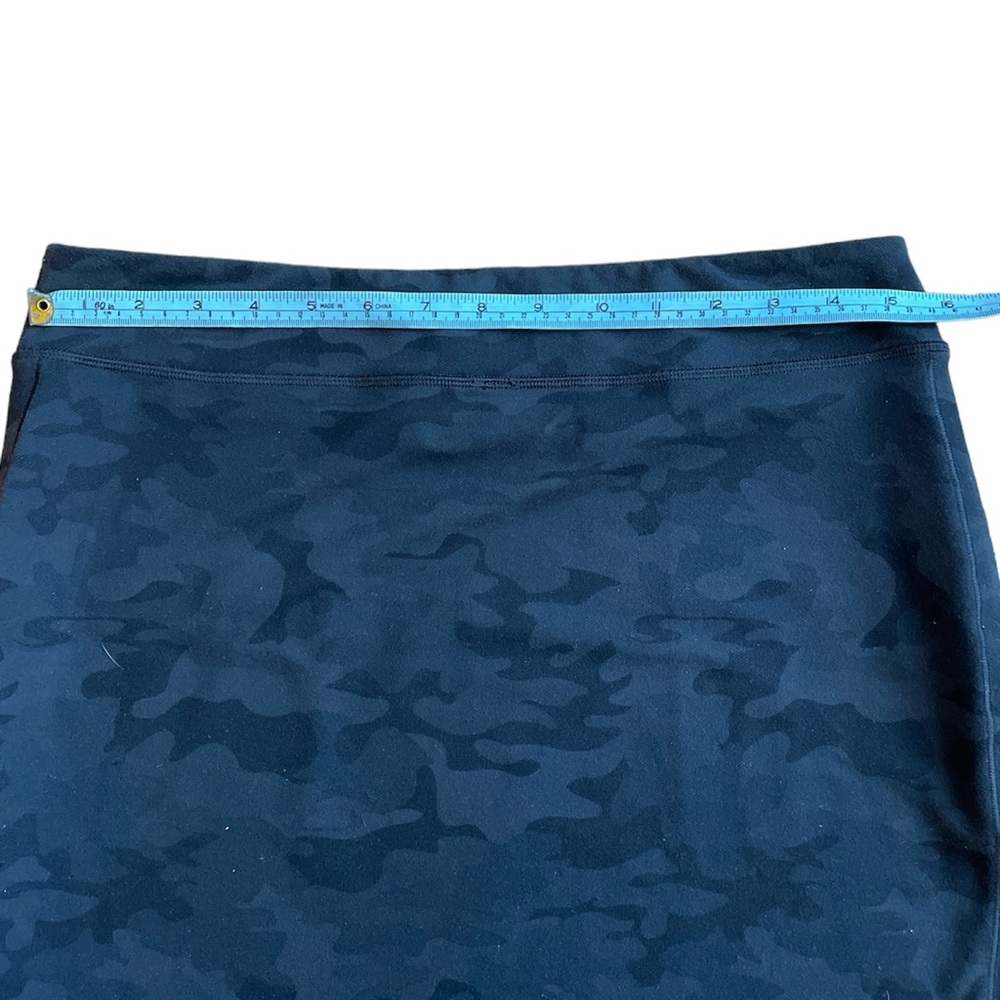 Lululemon Black Camo City High-Low Mini Skirt Size 8 - Athleisure Casual Comfy - Picture 8 of 11